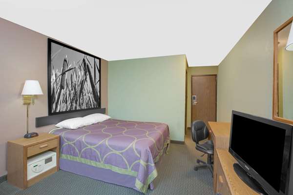  - Super 8 Hotel Worthington - I-90, Exit 42