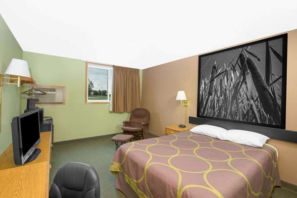  - Super 8 Hotel Worthington - I-90, Exit 42