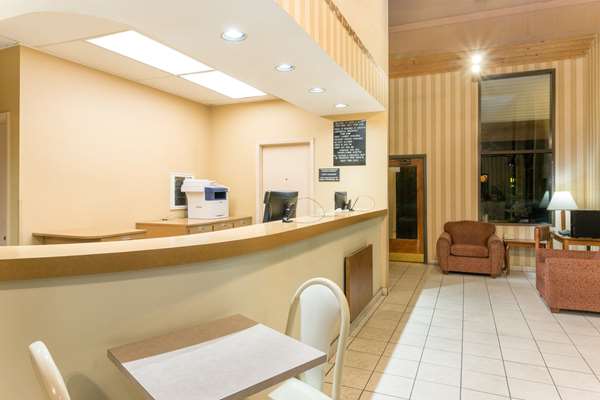  - Super 8 Motel Riviera Beach - I-95, Exit 76