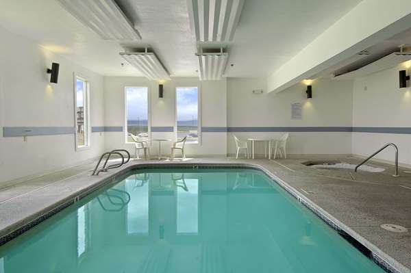 Pool - Super 8 Hotel Pendleton - I-84, Exit 210