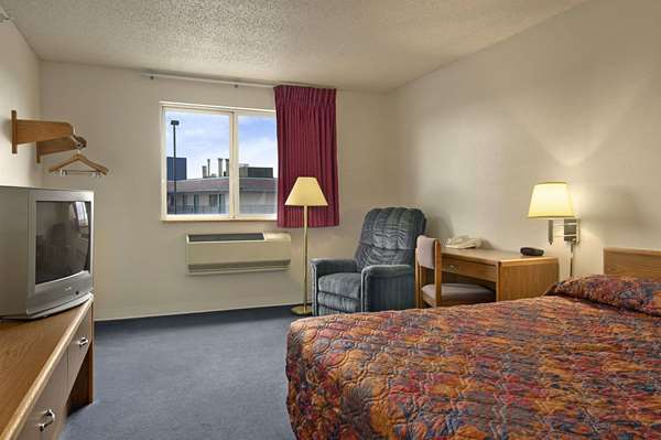  - Super 8 Hotel Pendleton - I-84, Exit 210