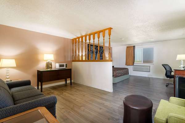  - Super 8 Hotel Pendleton - I-84, Exit 210