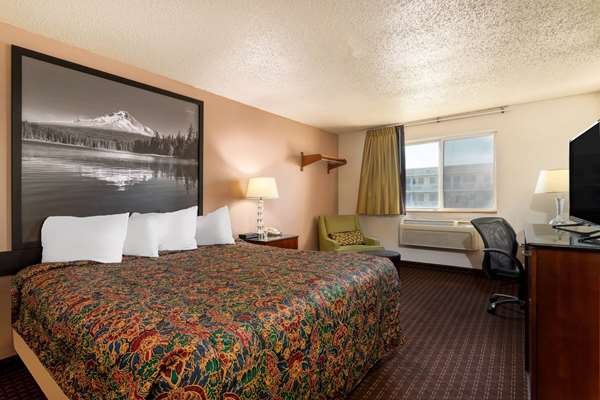  - Super 8 Hotel Pendleton - I-84, Exit 210