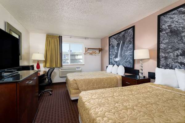  - Super 8 Hotel Pendleton - I-84, Exit 210