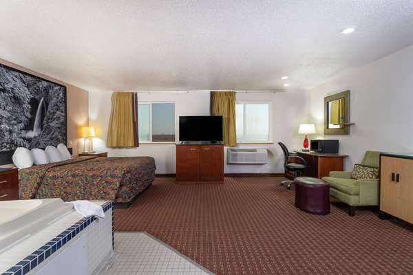  - Super 8 Hotel Pendleton - I-84, Exit 210