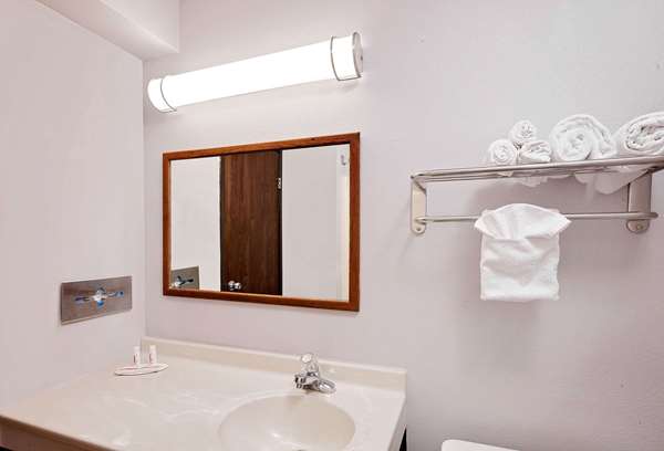  - Super 8 Hotel Fayetteville - I-49, Exit 62