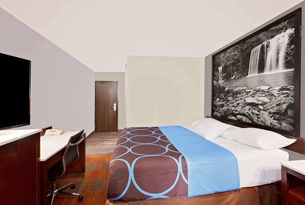  - Super 8 Hotel Fayetteville - I-49, Exit 62