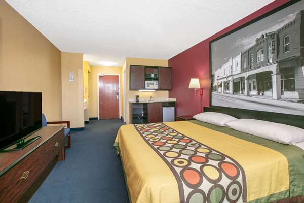 Suite - Super 8 Motel Vinita