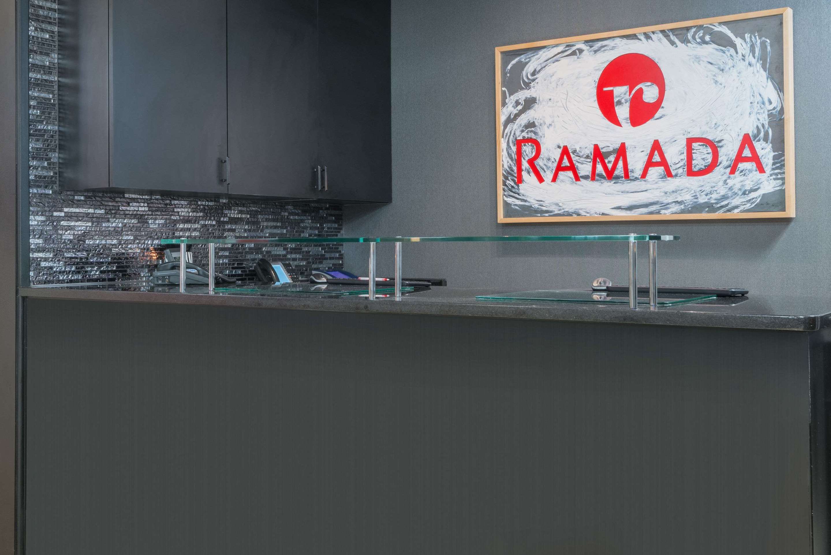 Lobby | Ramada Limited Catlettsburg/Ashland