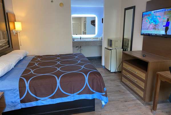  - Super 8 Motel Marietta - I-75, Exit 263