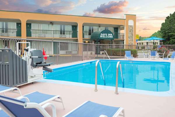Pool - Days Inn Clayton