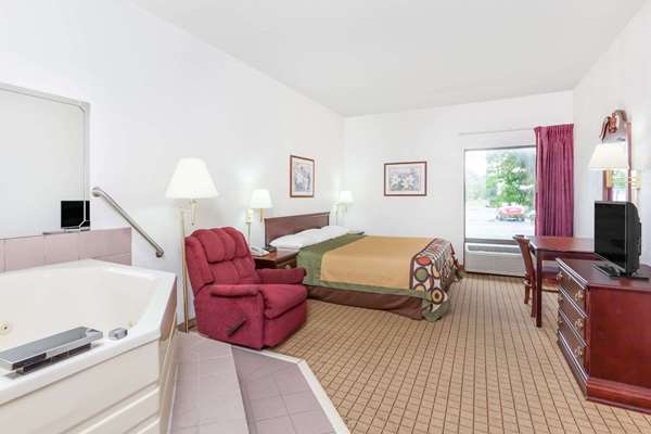 Suite - Super 8 Motel Conway - I-40, Exit 125