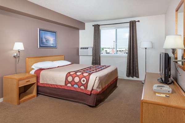  - Super 8 Motel Medicine Hat