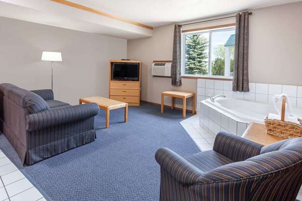  - Super 8 Motel Medicine Hat