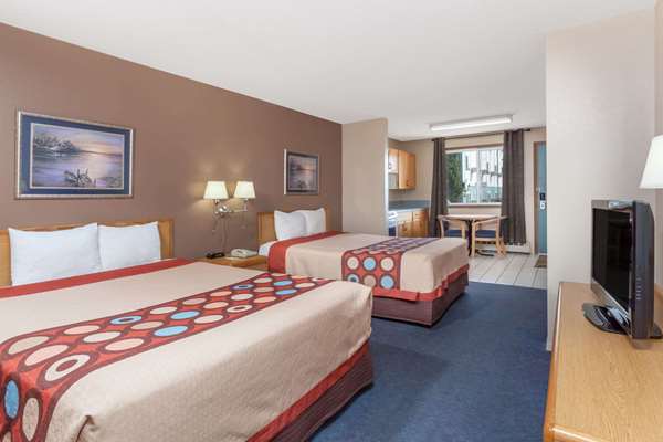  - Super 8 Motel Medicine Hat