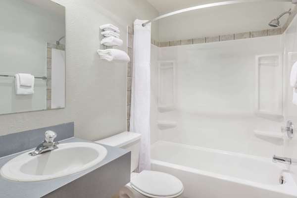  - Super 8 Motel Medicine Hat