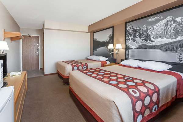  - Super 8 Motel Medicine Hat