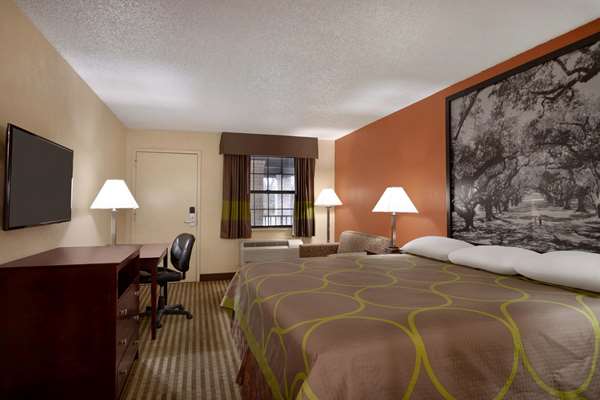 Suite - Super 8 Motel Ruston - I-20, Exit 84