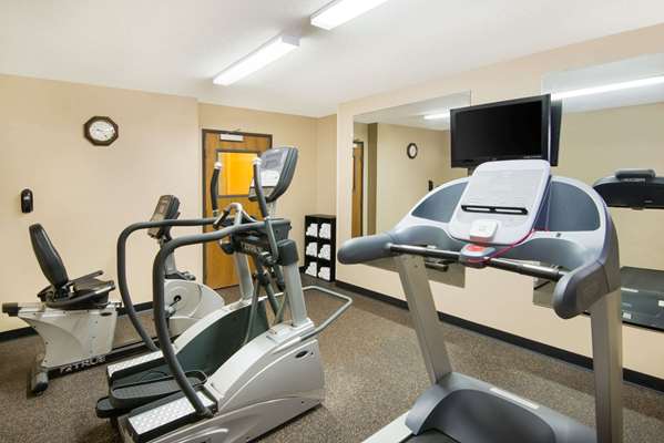 Fitness/ Exercise Room - Super 8 Hotel Fairfield