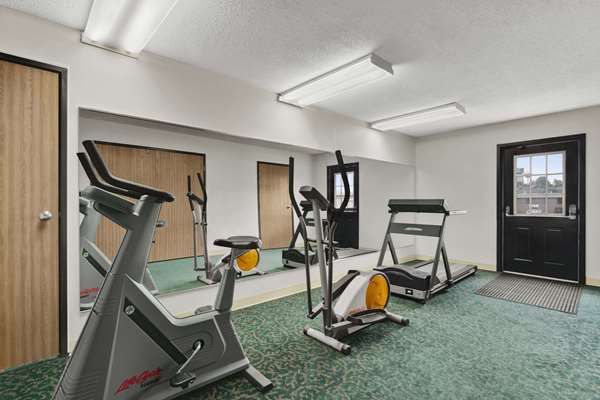 Fitness/ Exercise Room - Super 8 Motel Washington
