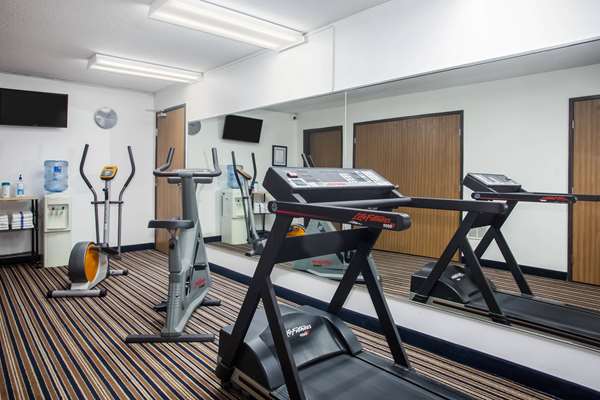 Fitness/ Exercise Room - Super 8 Motel Washington