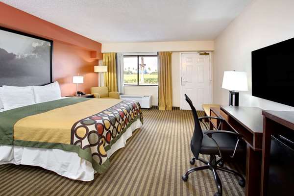  - Super 8 Motel Universal Studios Orlando - I-4, Exit 75B
