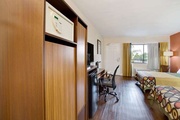  - Super 8 Motel Universal Studios Orlando - I-4, Exit 75B
