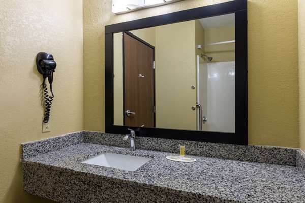  - Super 8 Hotel Nixa