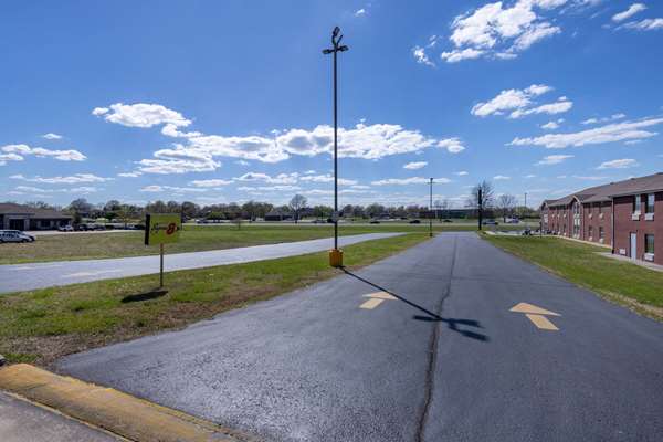  - Super 8 Hotel Nixa