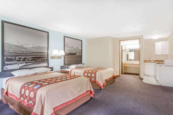 Suite - Super 8 Hotel Driggs
