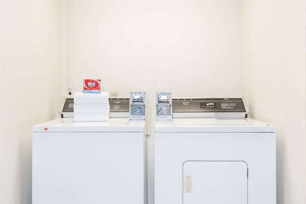  - Super 8 Hotel Beaver - I-15, Exit 112