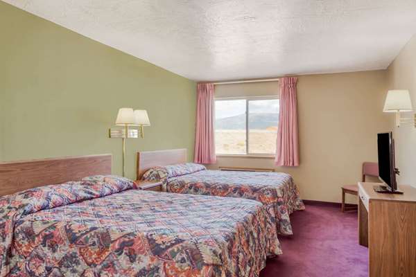  - Super 8 Hotel Beaver - I-15, Exit 112
