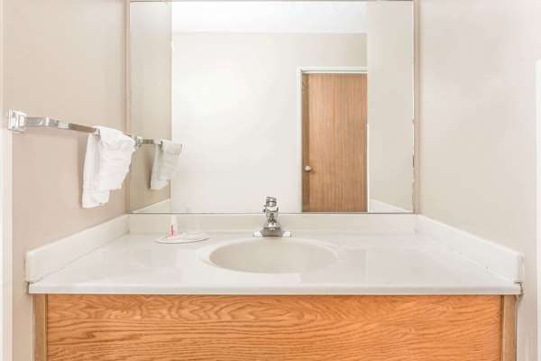  - Super 8 Hotel Beaver - I-15, Exit 112