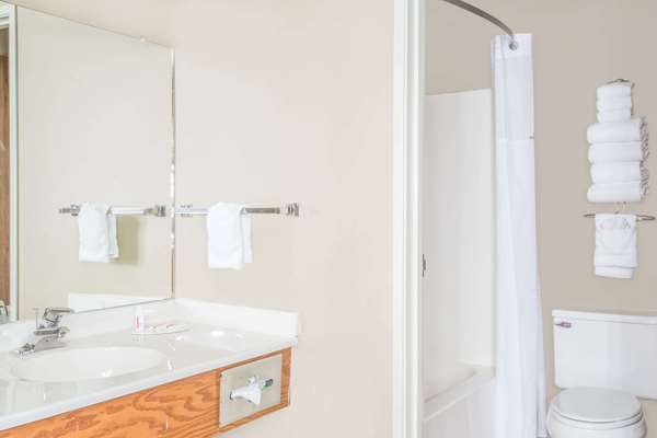  - Super 8 Hotel Beaver - I-15, Exit 112