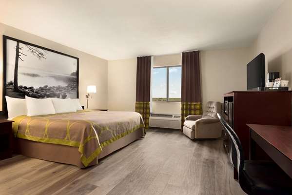 Suite - Super 8 Hotel Bethany