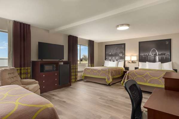 Suite - Super 8 Hotel Bethany