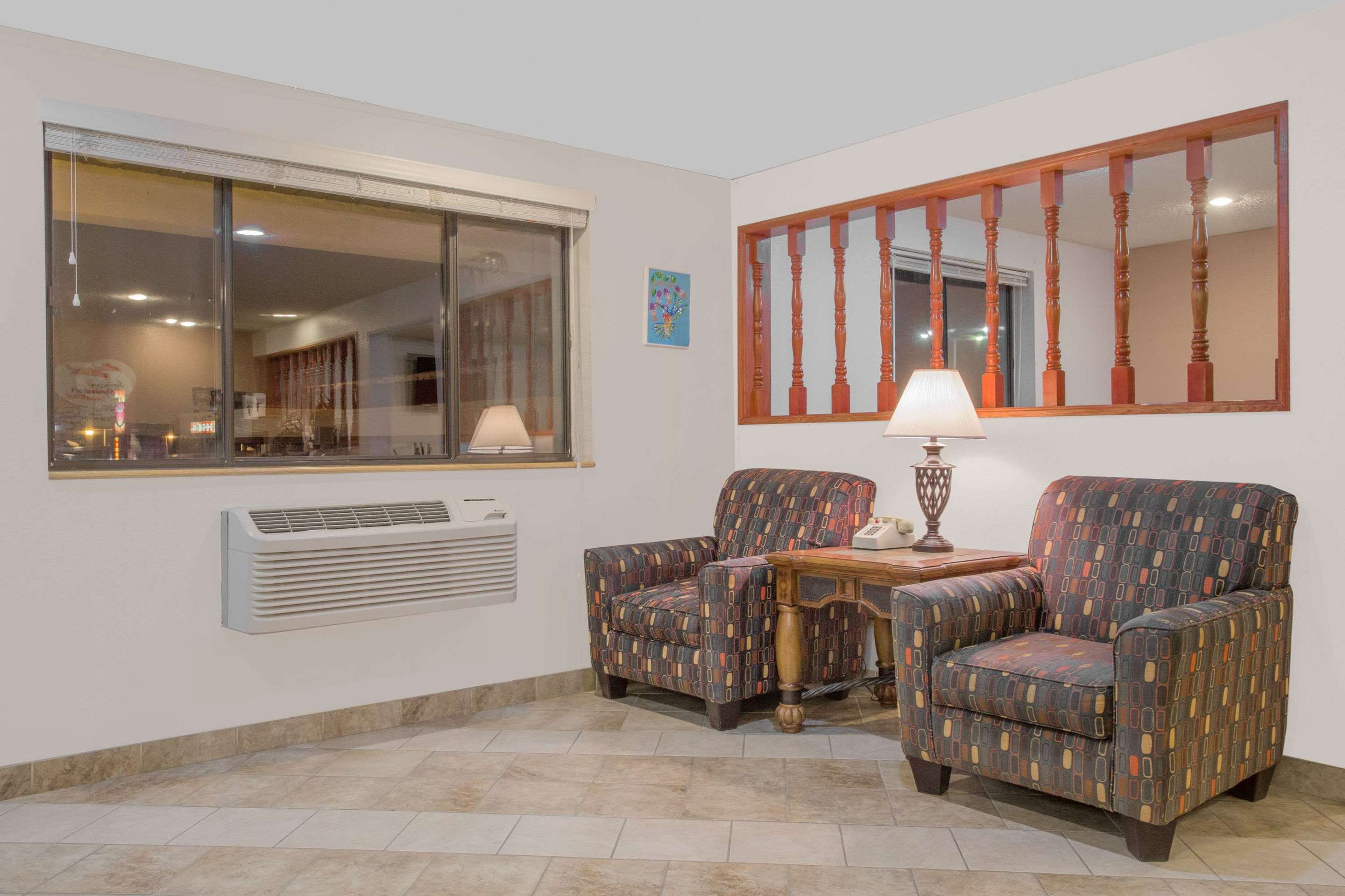 Lobby | Super 8 by Wyndham Winnemucca NV