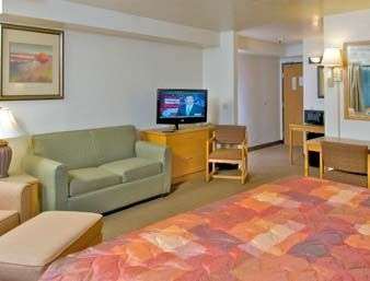 Suite - Super 8 Hotel Fairbanks