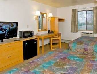 Suite - Super 8 Hotel Fairbanks