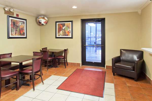  - Super 8 Hotel Tuscaloosa - I-20 & I-59, Exit 73