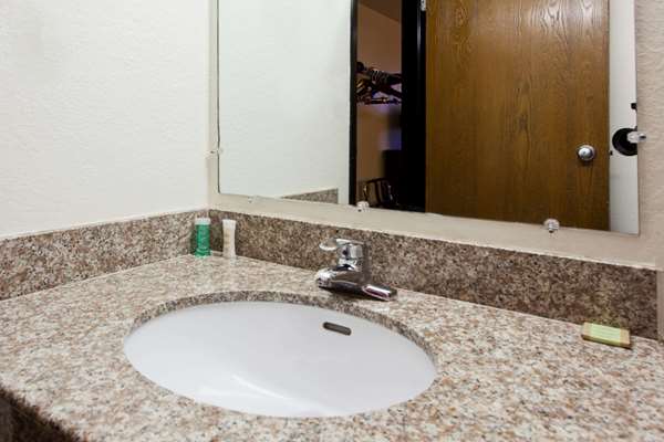  - Super 8 Hotel Tuscaloosa - I-20 & I-59, Exit 73