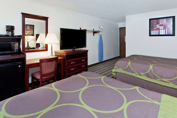  - Super 8 Hotel Tuscaloosa - I-20 & I-59, Exit 73