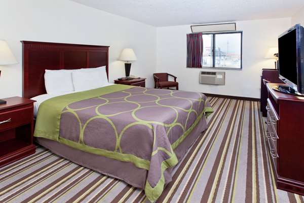  - Super 8 Hotel Tuscaloosa - I-20 & I-59, Exit 73