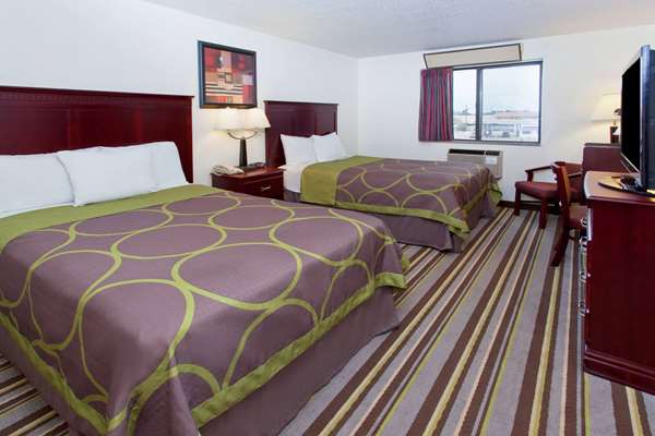  - Super 8 Hotel Tuscaloosa - I-20 & I-59, Exit 73