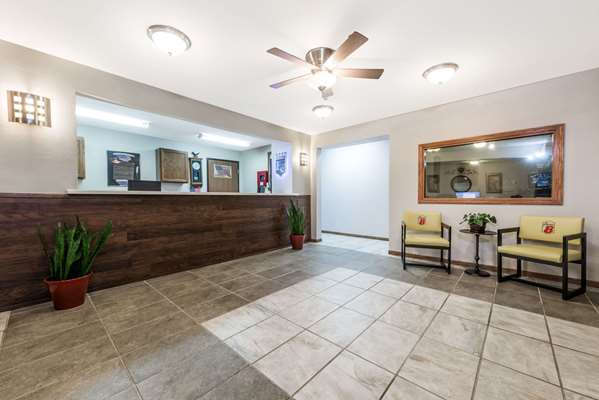  - Super 8 Hotel Smithville Lake