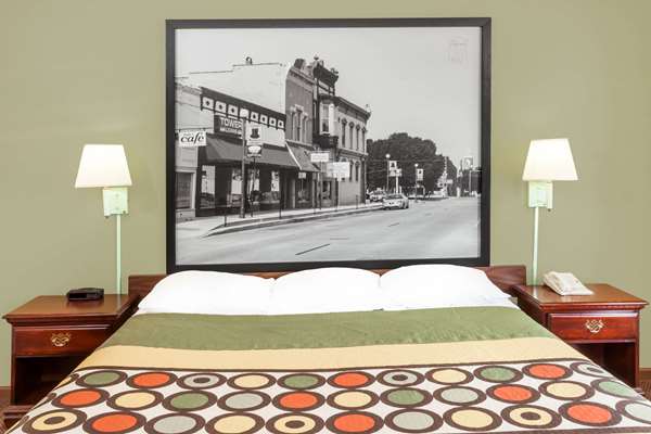 Suite - Super 8 Motel Lincoln