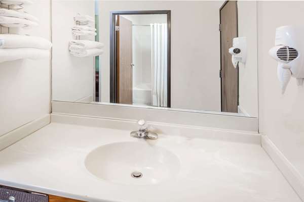  - Super 8 Motel Lincoln