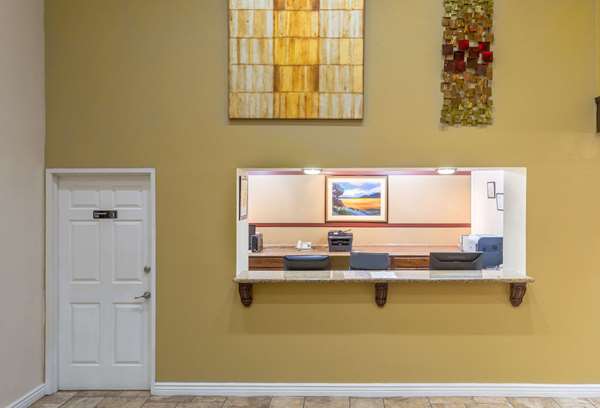  - Super 8 Hotel Goodyear - I-10, Exit 129