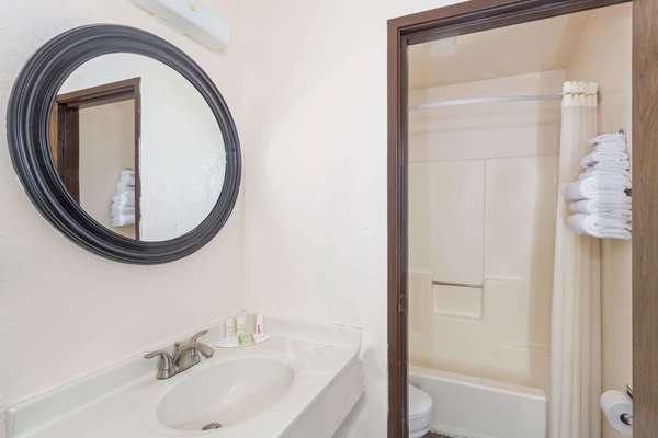  - Super 8 Hotel Goodyear - I-10, Exit 129