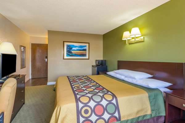  - Super 8 Hotel Goodyear - I-10, Exit 129